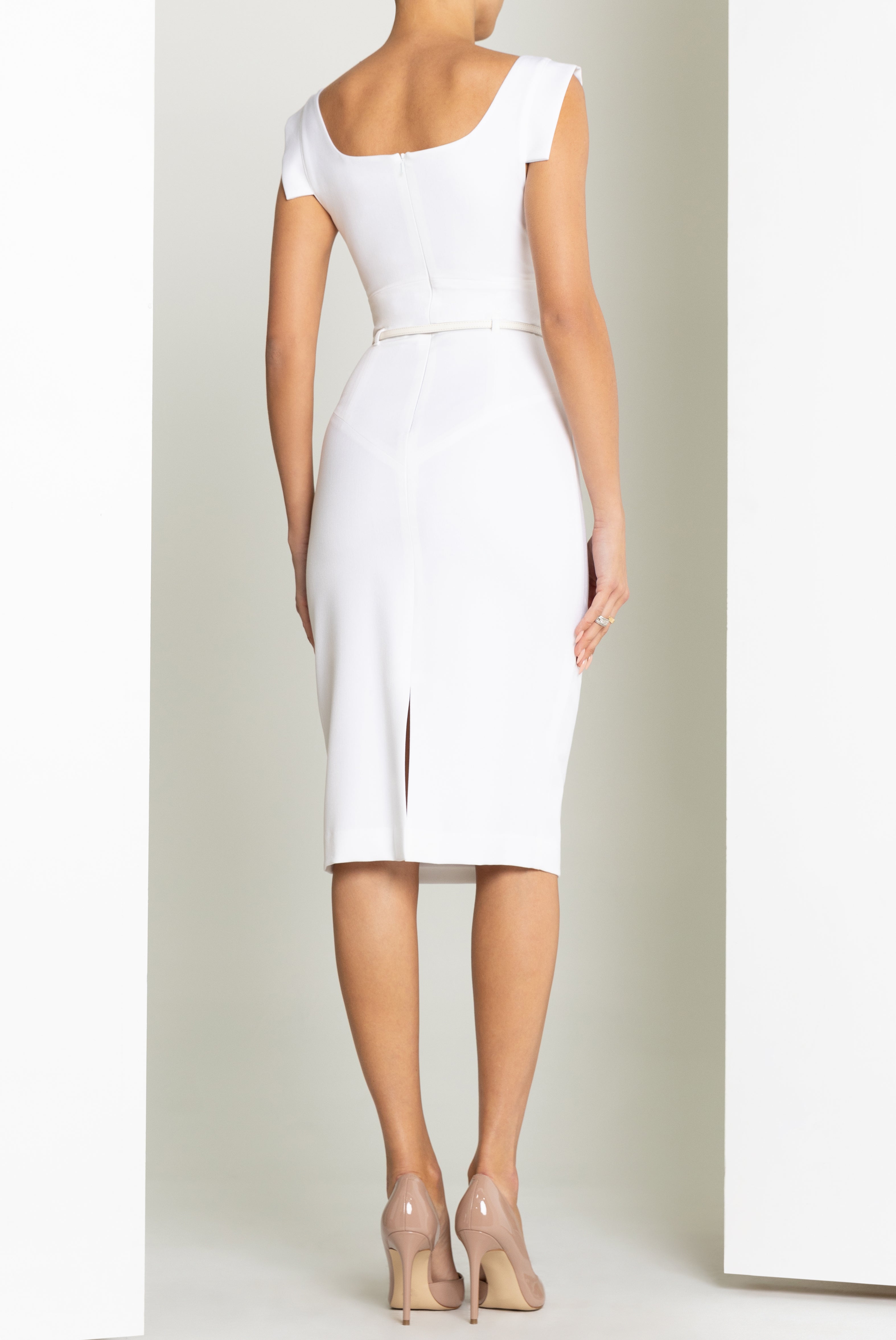 Black Halo Classic Jackie O Sheath Dress in Black | Size 0 Black Halo Classic Jackie O Sheath Dress in Black | Size 0