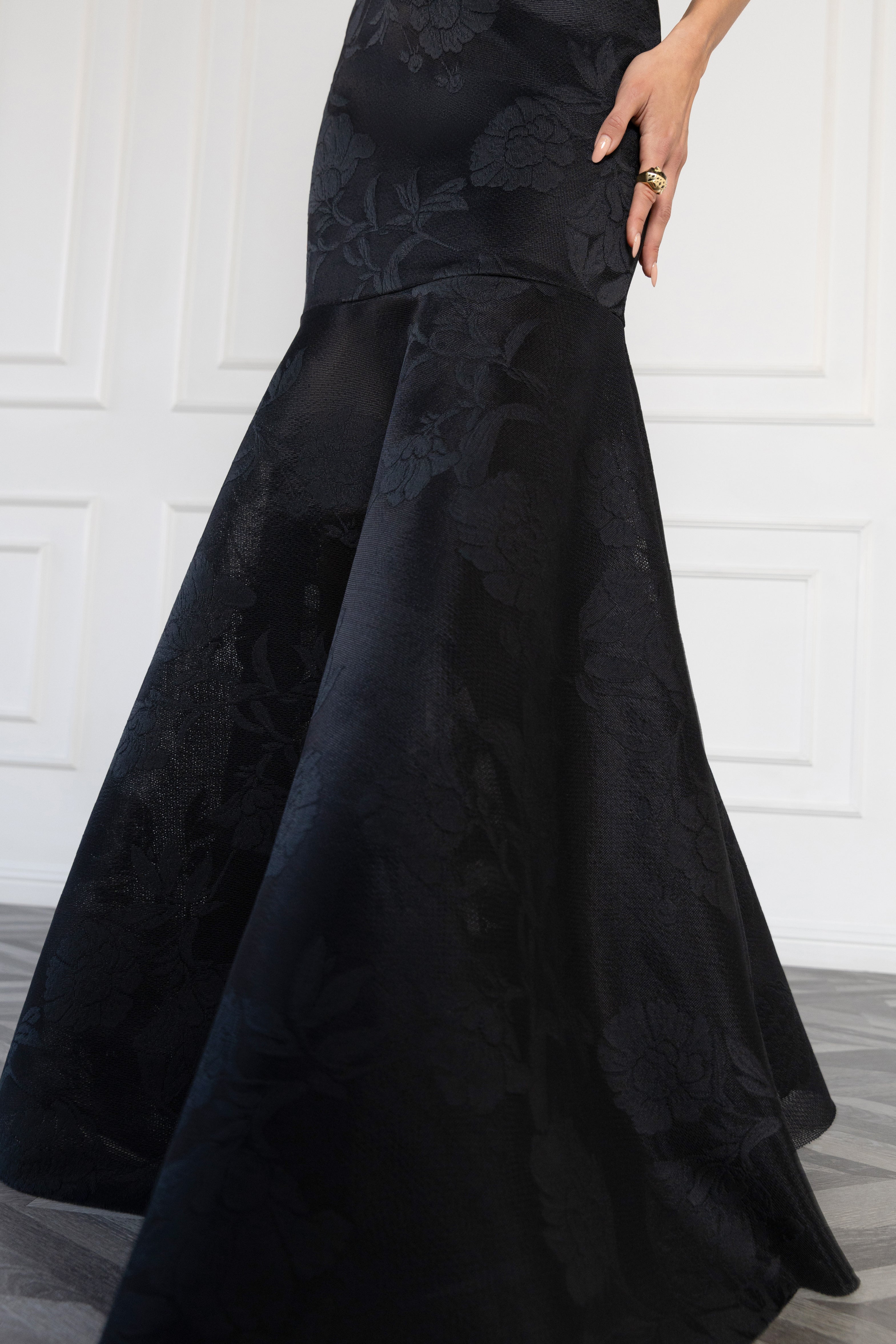 black halo evening dresses Black Halo Women's Egan Gown, Black, 0 at Amazon Women's Clothing store