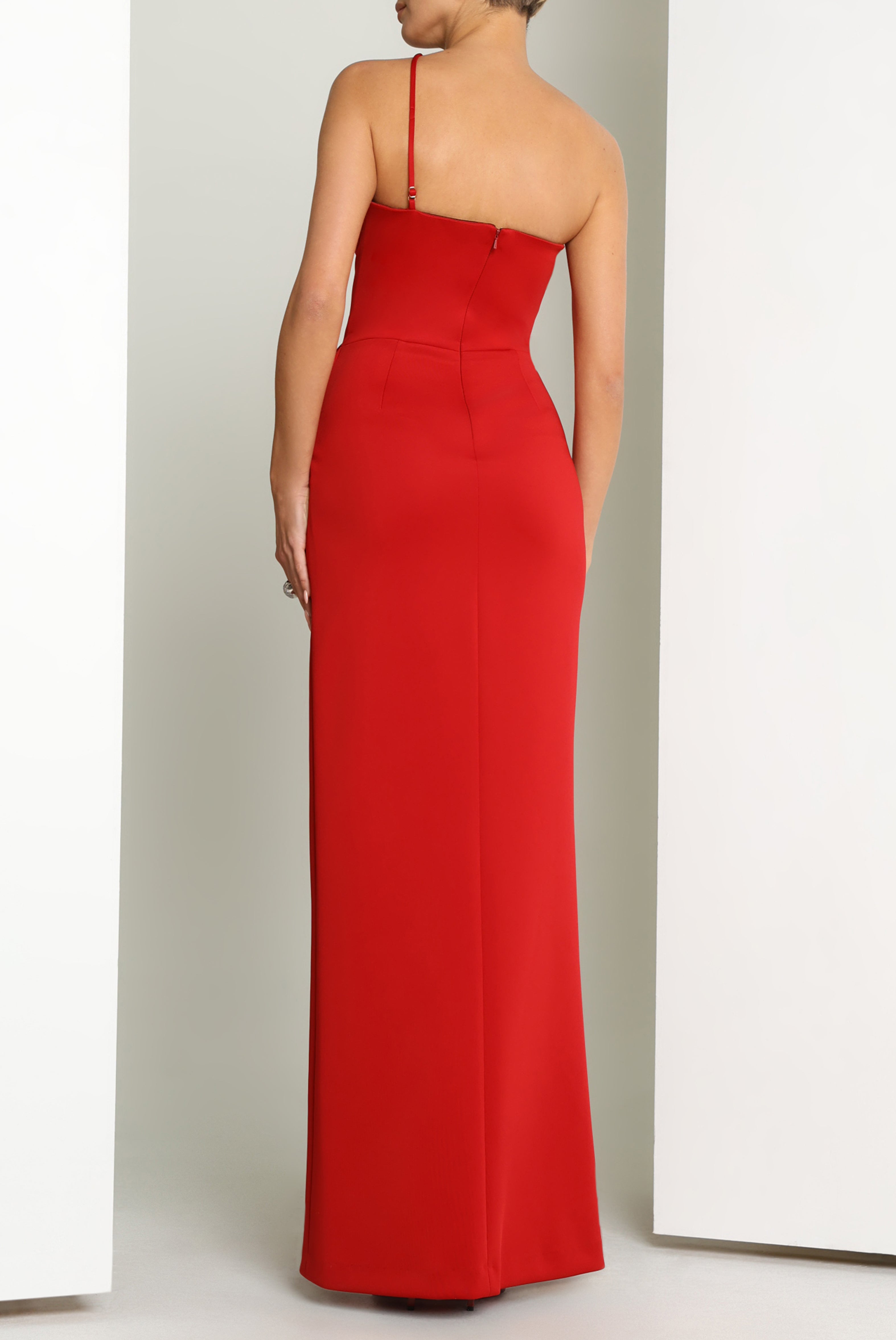 Black Halo Augustina Gown in Black | Size 4 Black Halo Augustina Gown in Black | Size 4